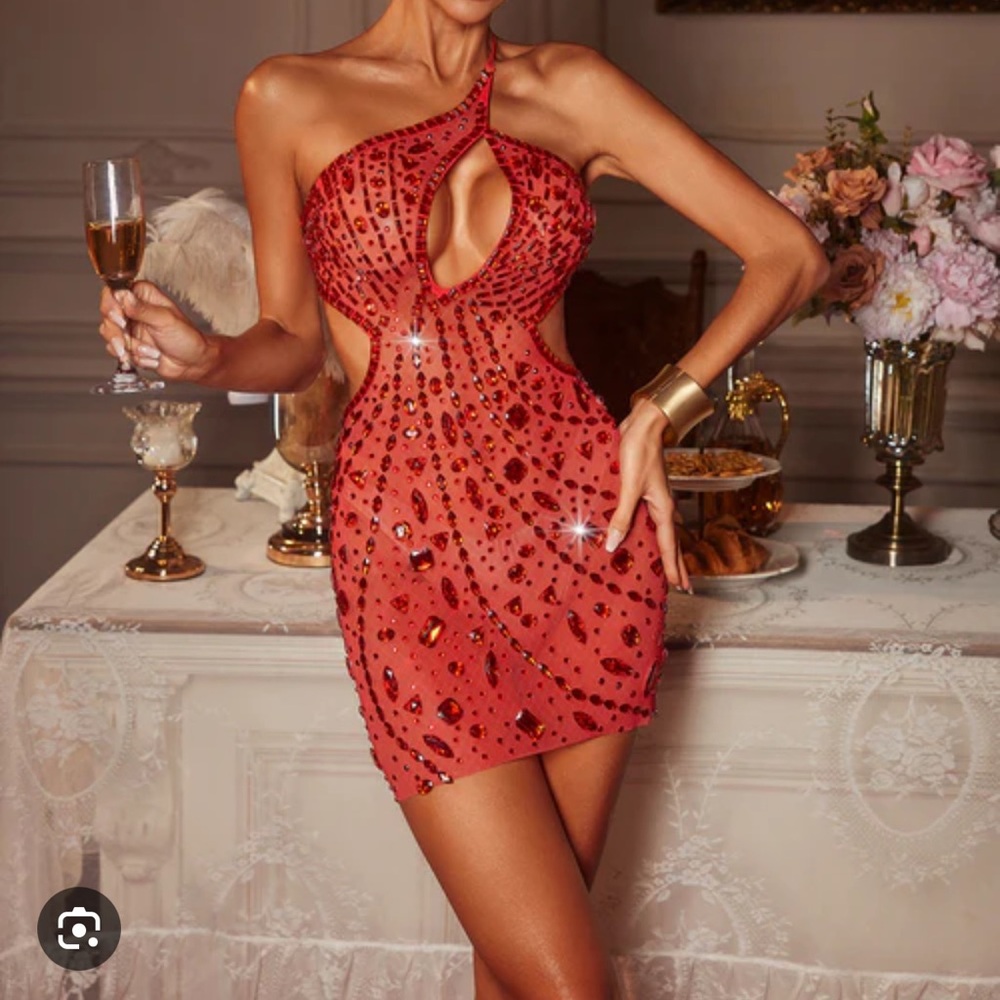 Glamorous One-Shoulder Red Dress